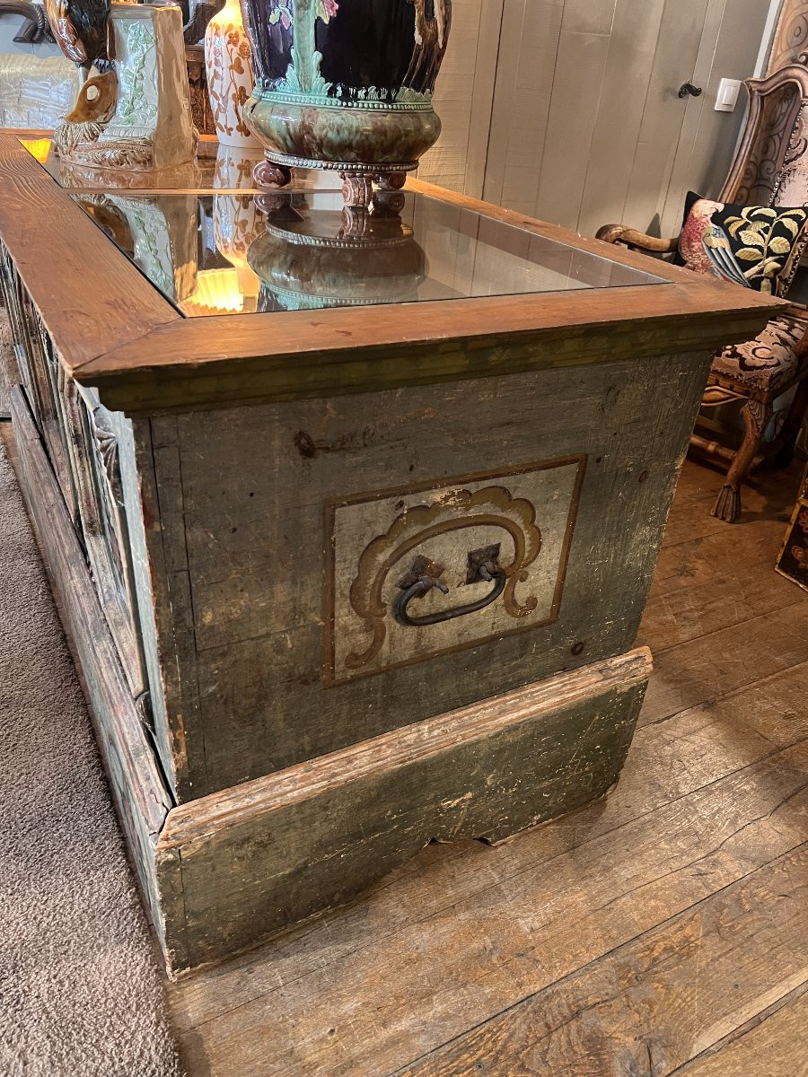 Painted Chest Decorated With Burning Hearts, Transformed Into A Counter – Central Europe, Late 18th Century -photo-3