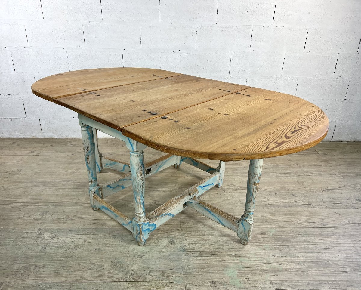 Swedish Oval Gateleg Table In Painted Wood, Late 19th Century - Faux Marble Decor In Glacier Blue