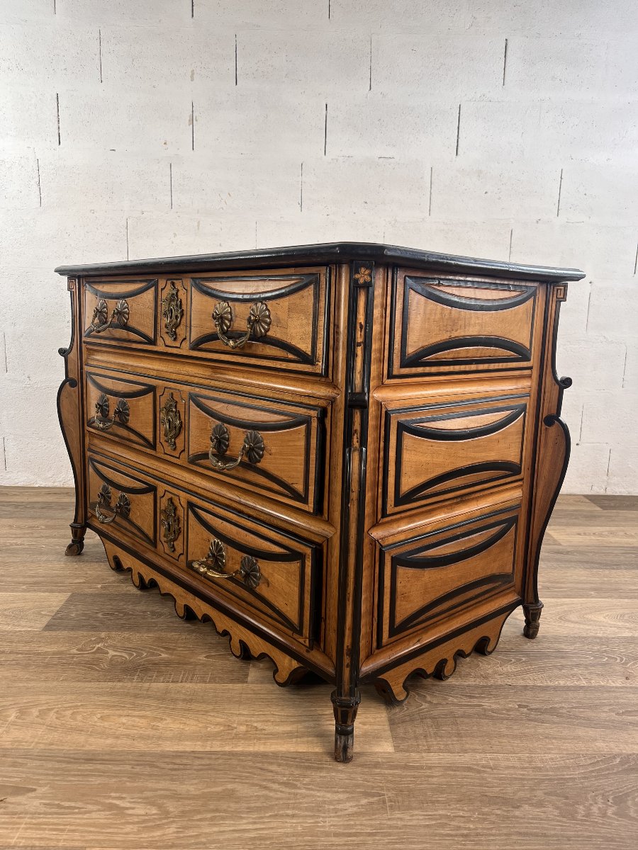 Commode Mazarine en noyer blond rehaussé de filets noirs-photo-2