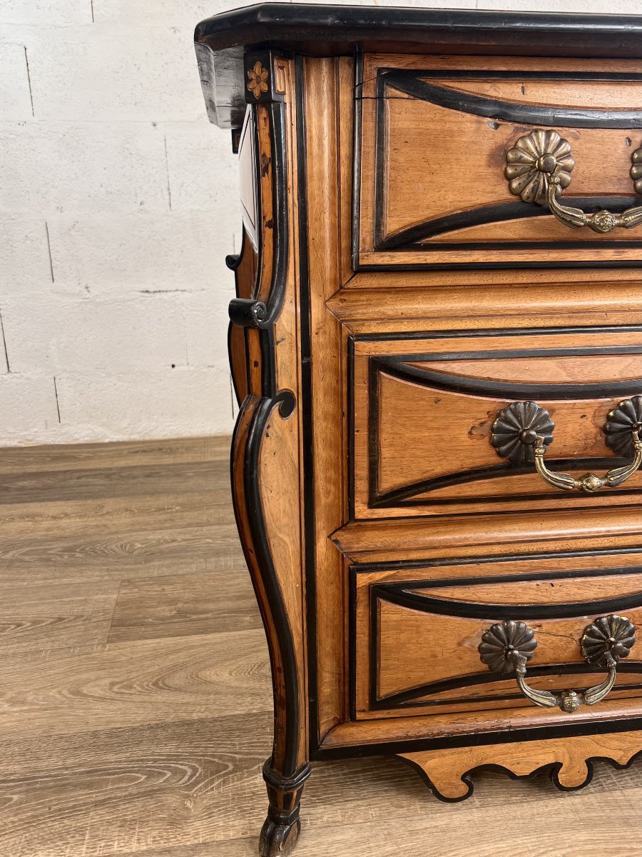Commode Mazarine en noyer blond rehaussé de filets noirs-photo-3