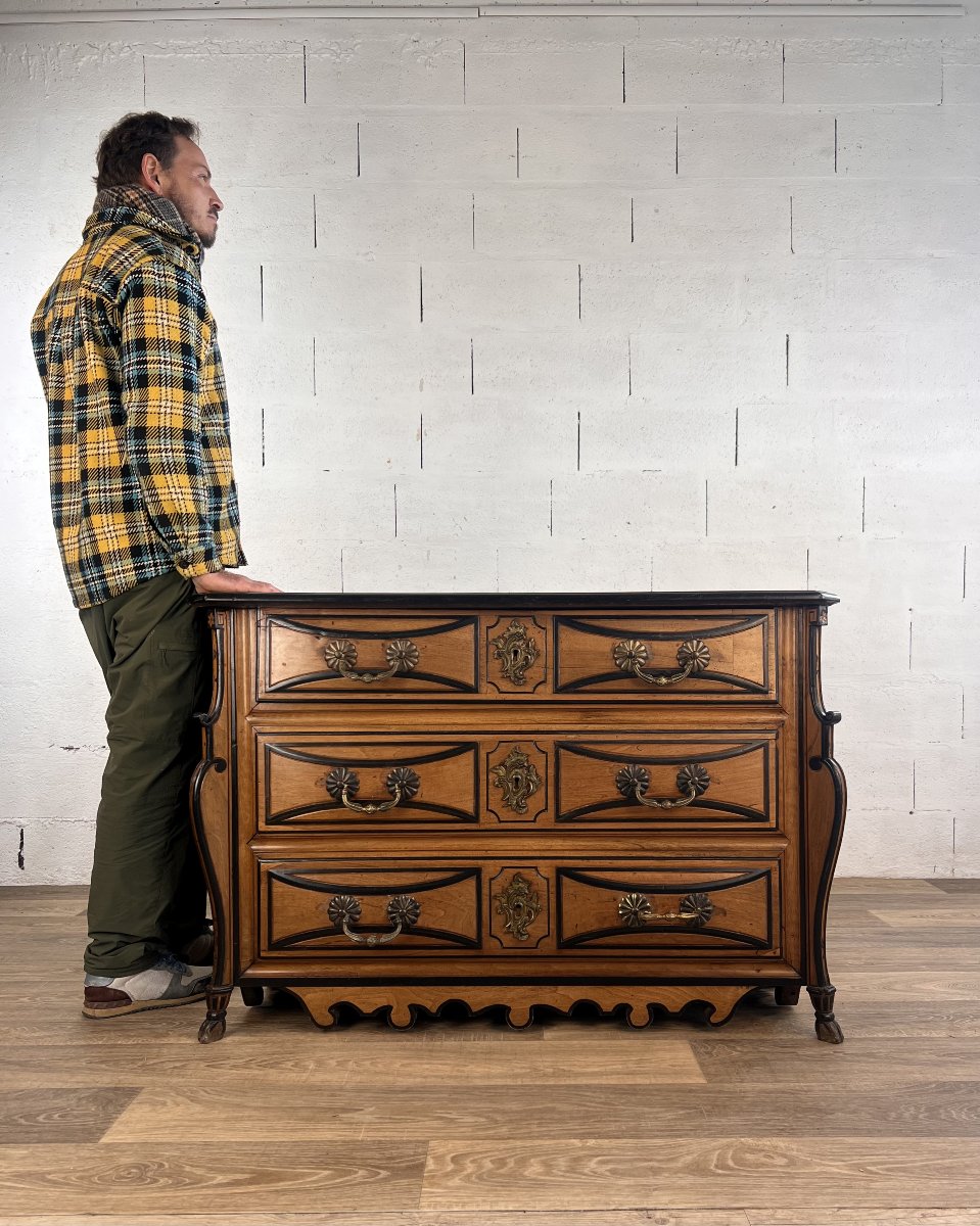 Commode Mazarine en noyer blond rehaussé de filets noirs-photo-4