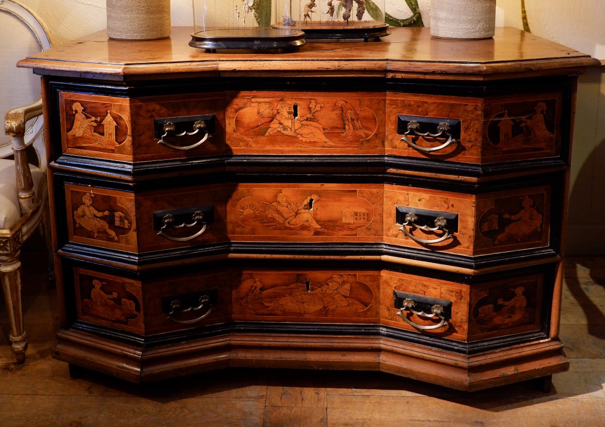 Venetian Chest Of Drawers In Walnut With Marquetry – Late 19th Century