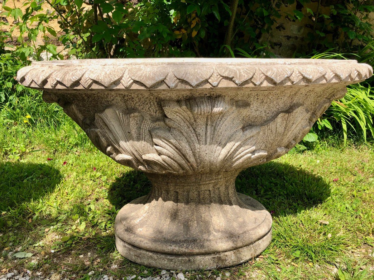 Paire De Grandes Vasques ovales sur pied sculptées , En Pierre Reconstituée -photo-2