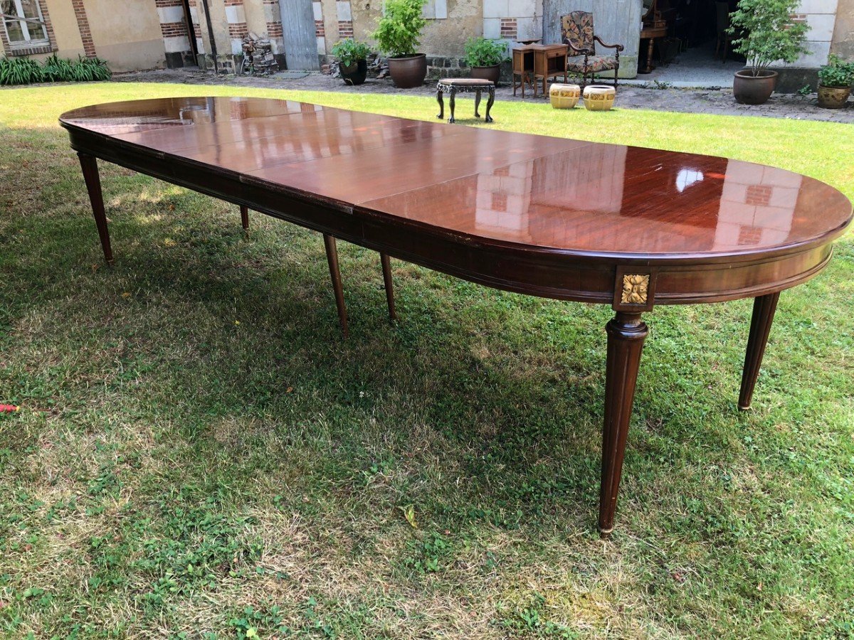 Large Louis XVI Oval Table Varnished Mahogany, Extendable, 19th Century-photo-4