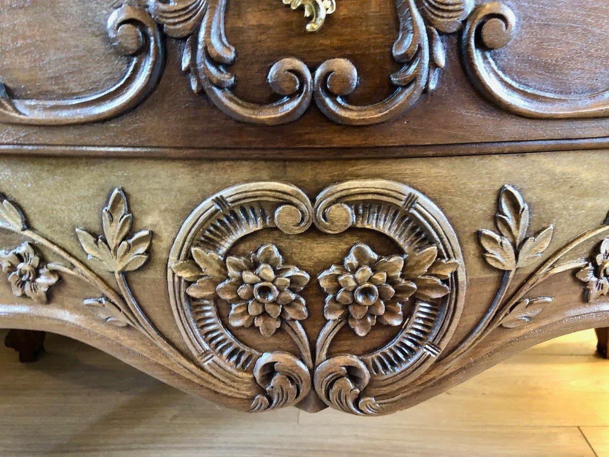 Commode Galbée En Noyer Blond Style Provence XVIIIe , Travail d'ébéniste Vers 1960-photo-3