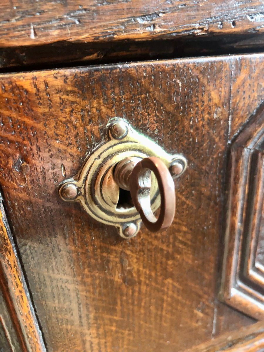 Late 17th Century English Chest Of Drawers In Patinated Solid Oak-photo-7