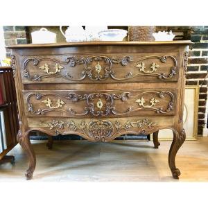 Commode Galbée En Noyer Blond Style Provence XVIIIe , Travail d'ébéniste Vers 1960