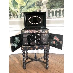 China: Cabinet In Black Lacquer And Floral Decor Of Mother-of-pearl, On A 4-legged Base, 19th Century  
