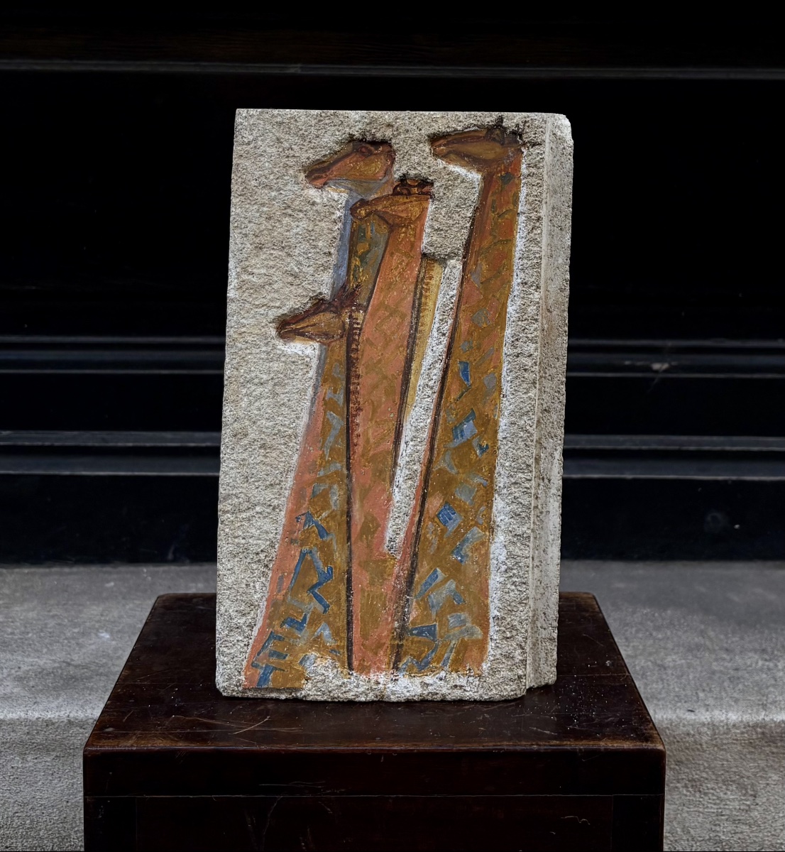 Jeanne-Marie BERTAUX (1924-2024). Girafes. Peinture &agrave; la fresque sur pierre.-photo-2