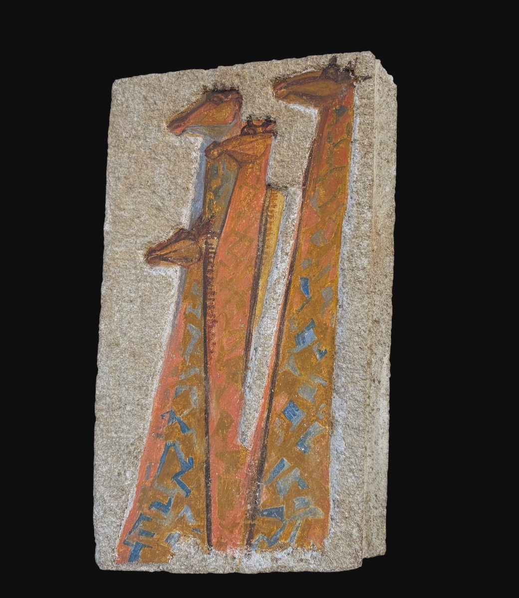 Jeanne-Marie BERTAUX (1924-2024). Girafes. Peinture &agrave; la fresque sur pierre.