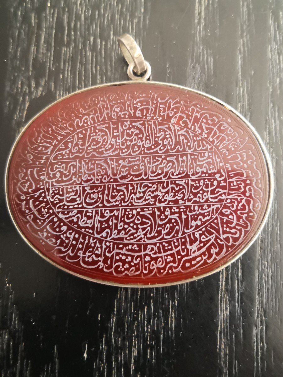 Grand Médaillon Serti D Une Intaille Cornaline Iran