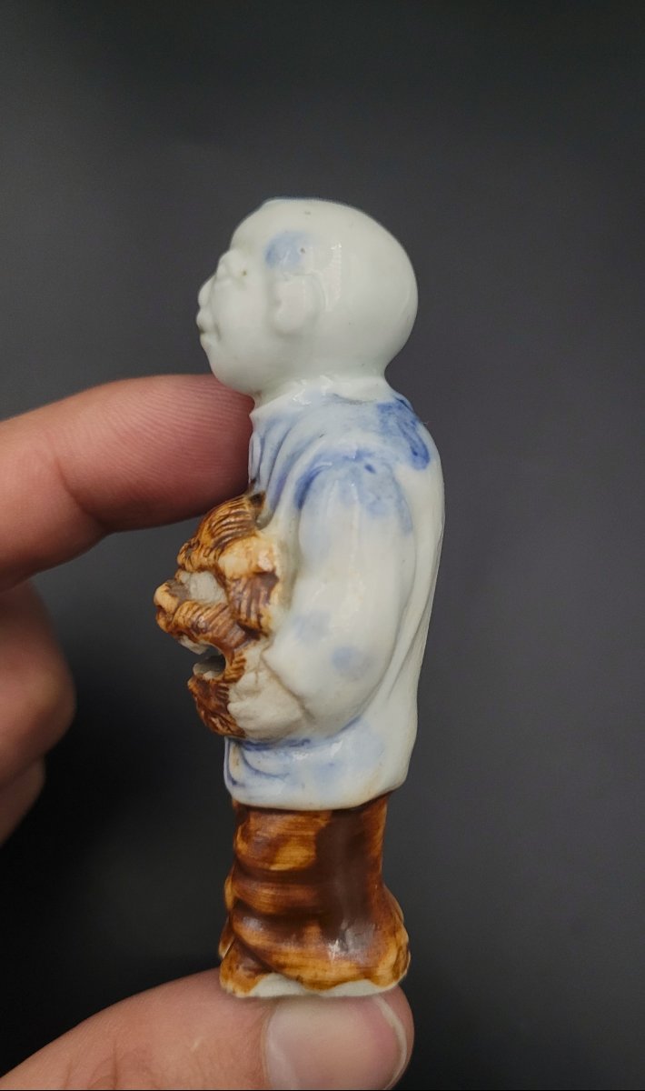 Netsuke - Karako au masque de Shishi - Porcelaine- Fin XIXème-photo-1