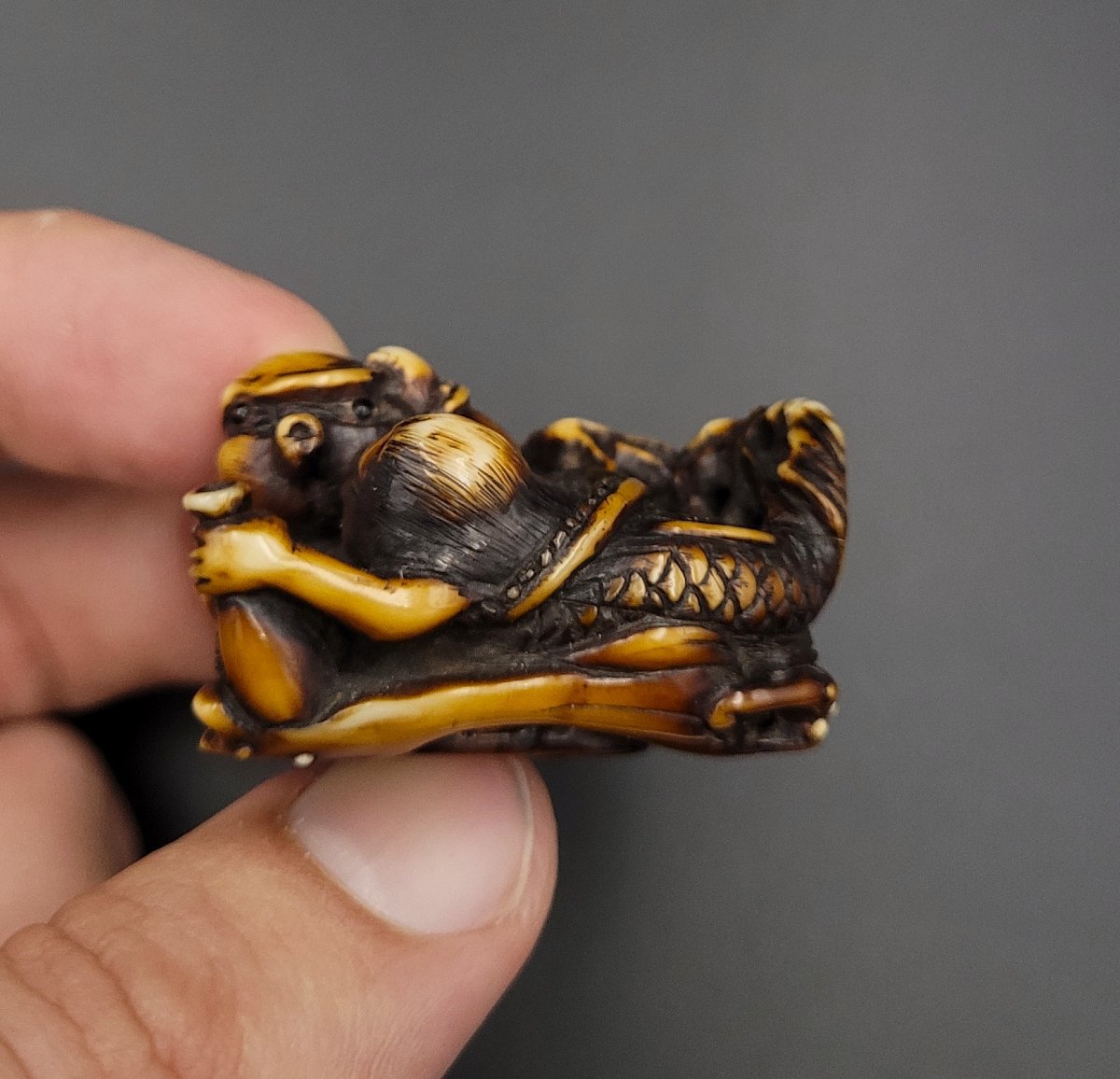 Netsuke - Sirène se débattant avec un poulpe - Ivoire - Japon - Meiji-photo-3