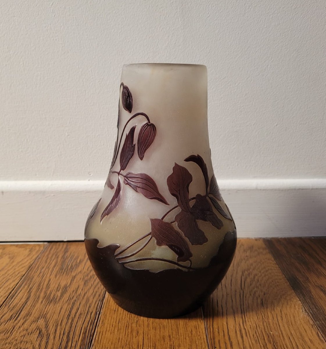 Pear-shaped Gallé Vase - Decorated With Clematis Flowers - Signed-photo-1