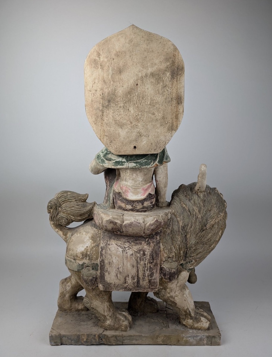 Sculpture religieuse en bois polychrome de Guanyin assise sur un qilin, Chine, 1880-1930-photo-2