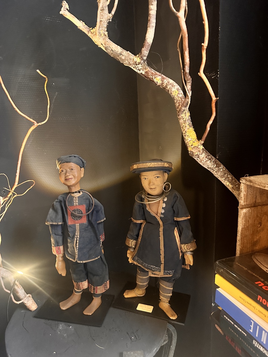 A Rare Pair Of Ethnographic Figurines Representing The Black Hmong, French Indochina -photo-2