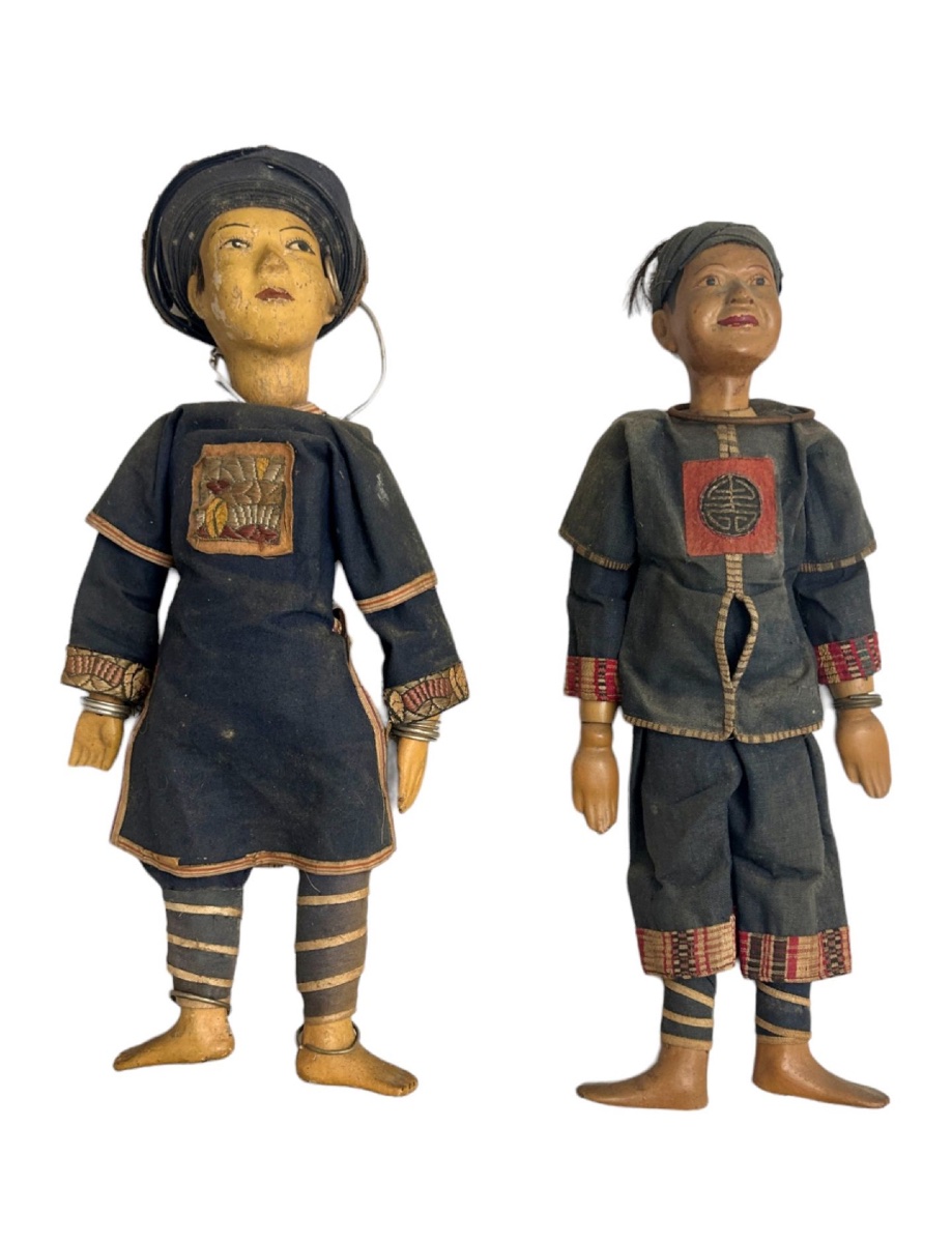 A Rare Pair Of Ethnographic Figurines Representing The Black Hmong, French Indochina 