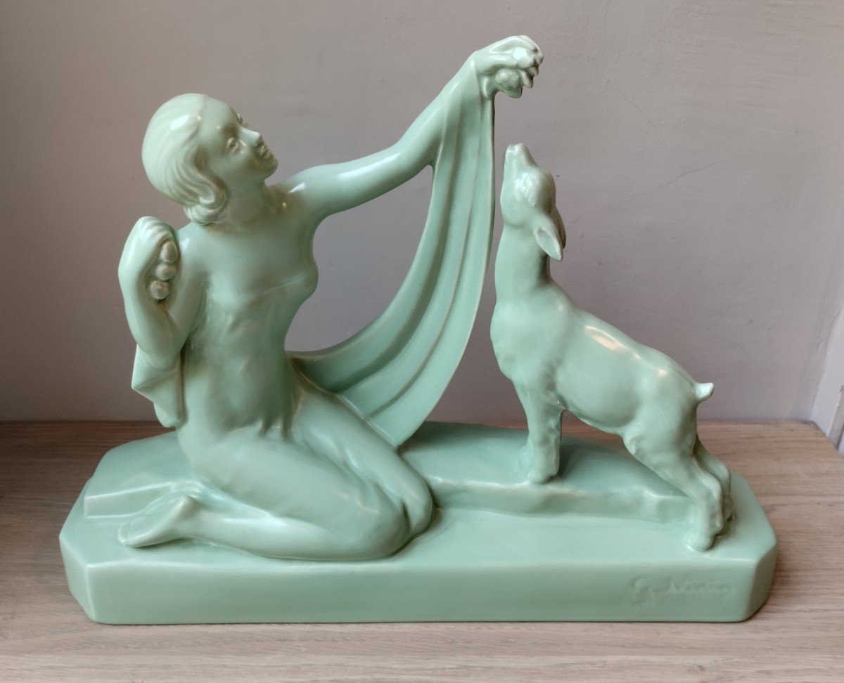 Sculpture - Femme Et Biche - G. Ninin - V. 1930.