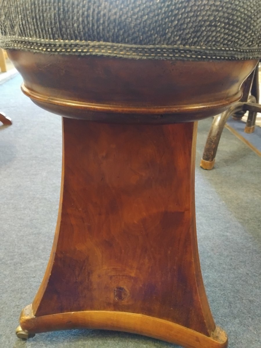Stool - Mahogany  - Tripod - C. 1880.-photo-4