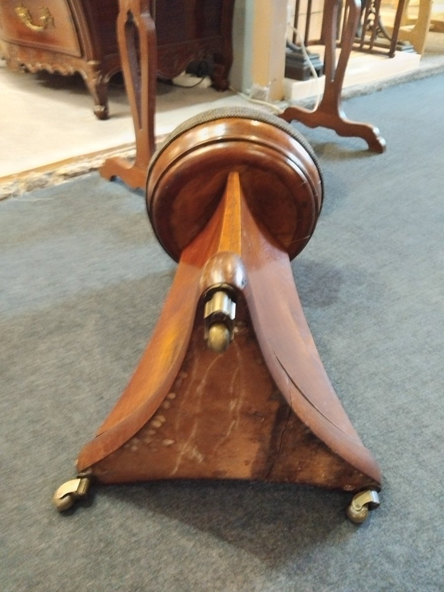 Stool - Mahogany  - Tripod - C. 1880.-photo-1