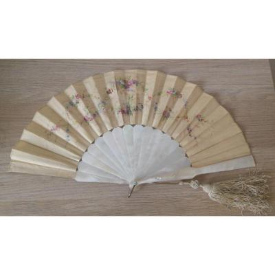 Fan - Mother Of Pearl And Painted Silk - Around 1900