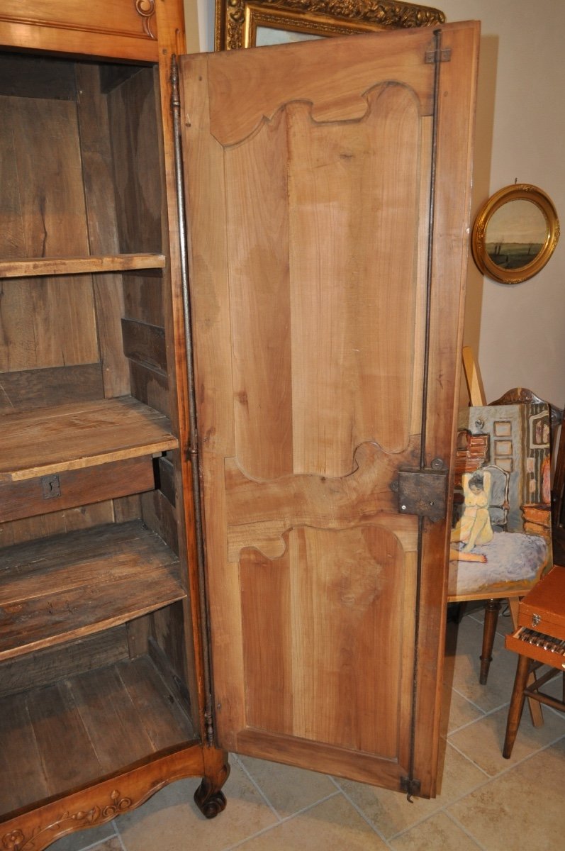 Armoire Louis XV Ancienne Du Val De Loire En Merisier Massif d'époque 18ème-photo-1