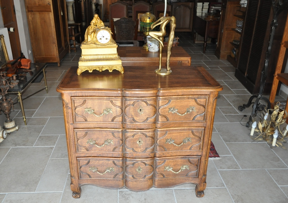 Petite Commode Légèrement Galbée De Style Louis XIV - Louis XV En Chêne d'époque Début 20ème