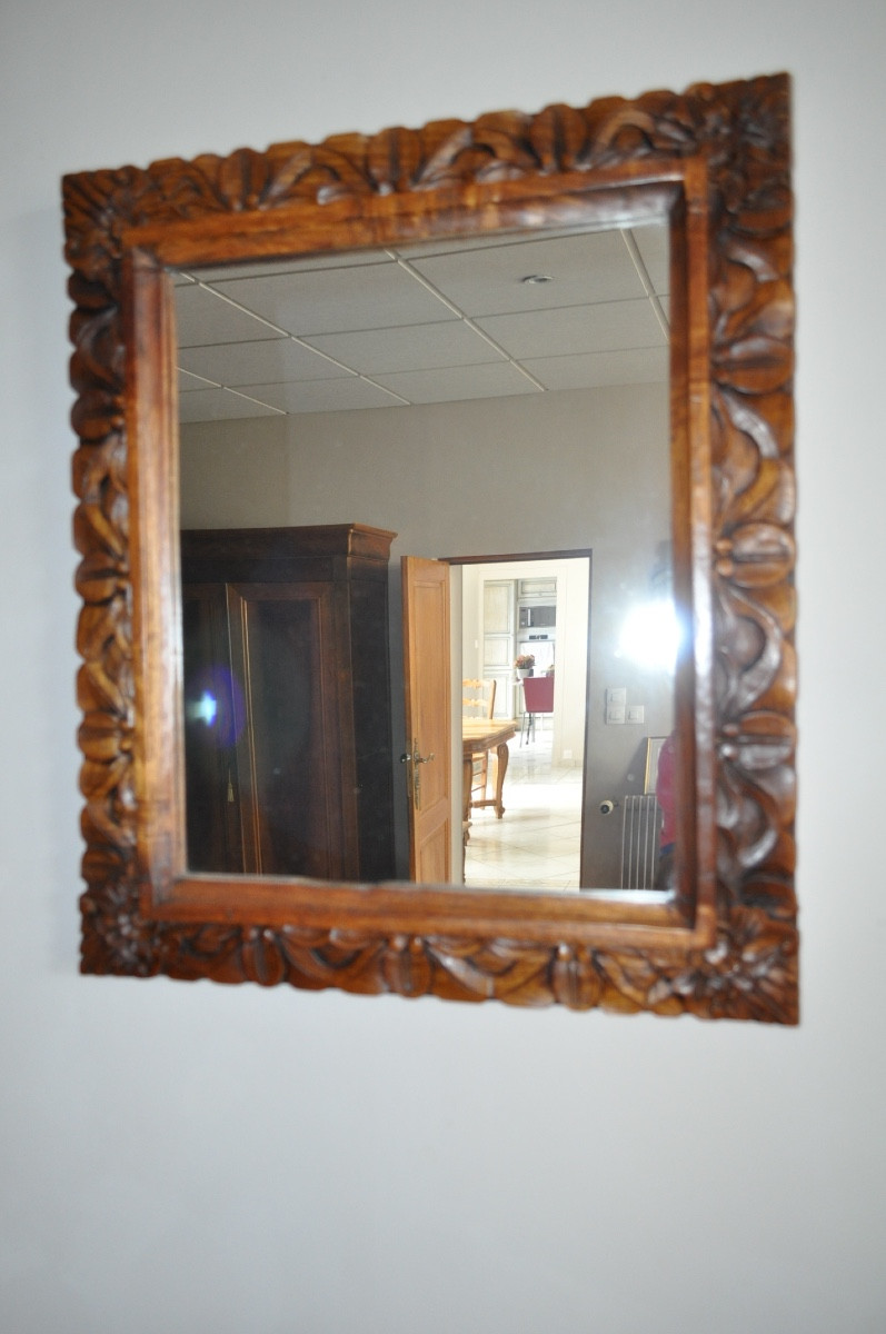 Miroir ancien rectangulaire cadre en bois massif sculpté ( acajou ) époque milieu 20ème glace