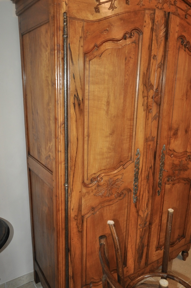 Small Antique Louis XV Cabinet From The Loire Valley With Gendarme Hat In Pear Wood, 18th Century-photo-2