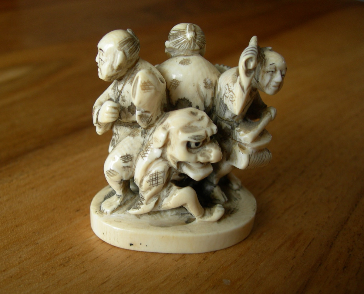 Antique Ivory Netsuke Or Okimono, Late 19th/early 20th Century Meiji Period, Signed.