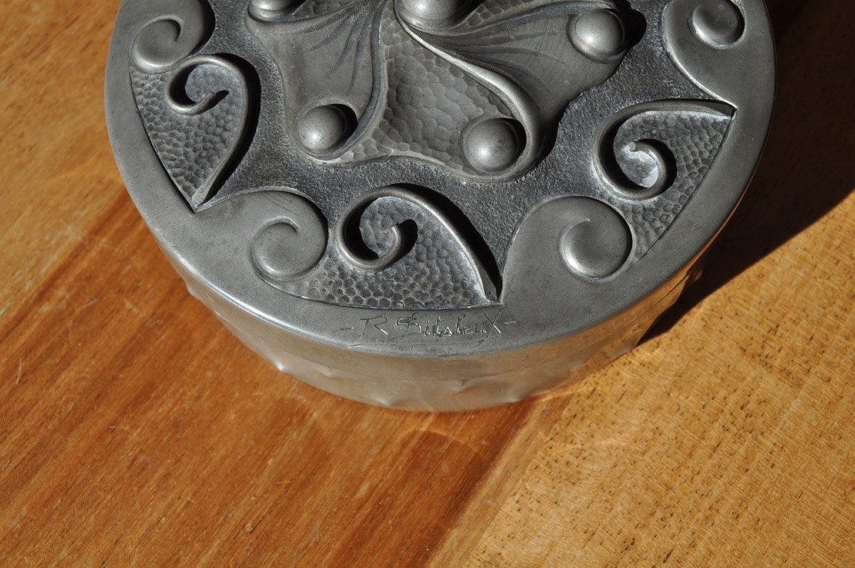 Antique Art Nouveau Repoussé Pewter Box Signed R Sitoleux (rené Pewter Art Paris)-photo-1