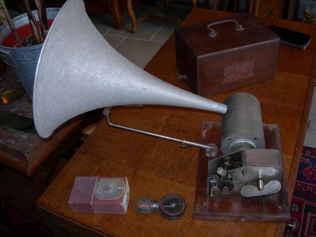 Cylinder Phonograph Pathé Je Chante Haut Et Clair Avec Son Reproducteur Et Son Cornet