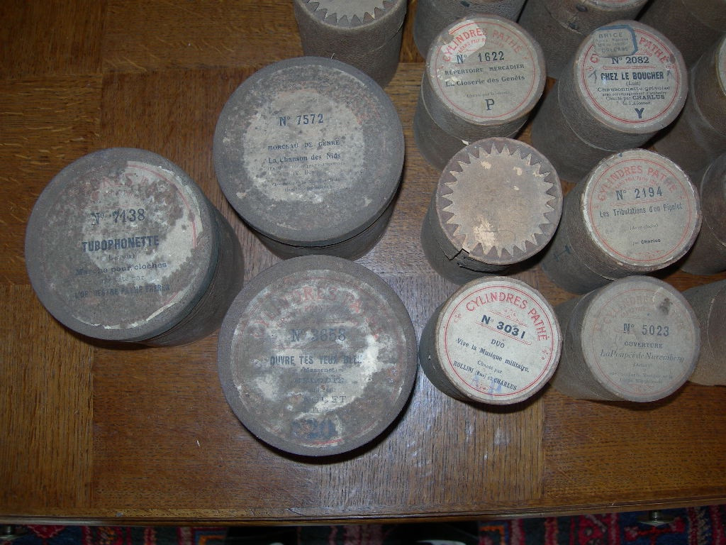 22 Small And 3 Large Wax Cylinders For Pathé Or Other Phonographs-photo-1