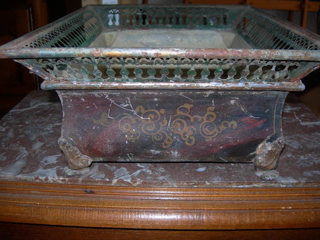 Antique Planter In Painted Sheet Metal, Late 18th Century, With Floral Decor, In The Directoire Style.-photo-3