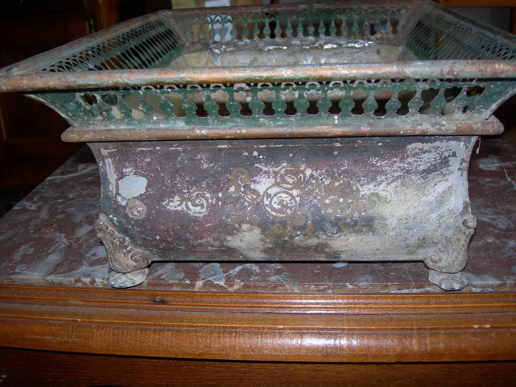 Antique Planter In Painted Sheet Metal, Late 18th Century, With Floral Decor, In The Directoire Style.-photo-1