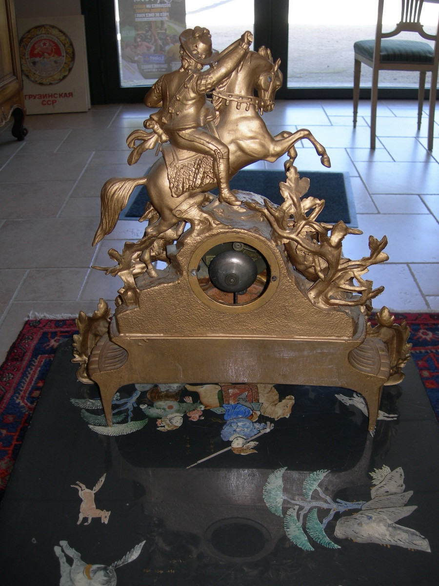 Large Antique Clock In Gilded Regula From The Late 19th Century, Depicting A Horse Stag Chase.-photo-4