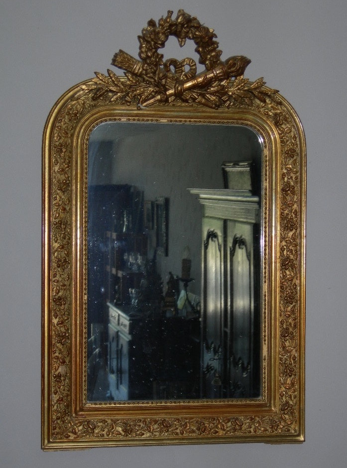 Small 19th Century Gilded Mirror In Wood And Gilded Stucco In The Napoleon III Style.