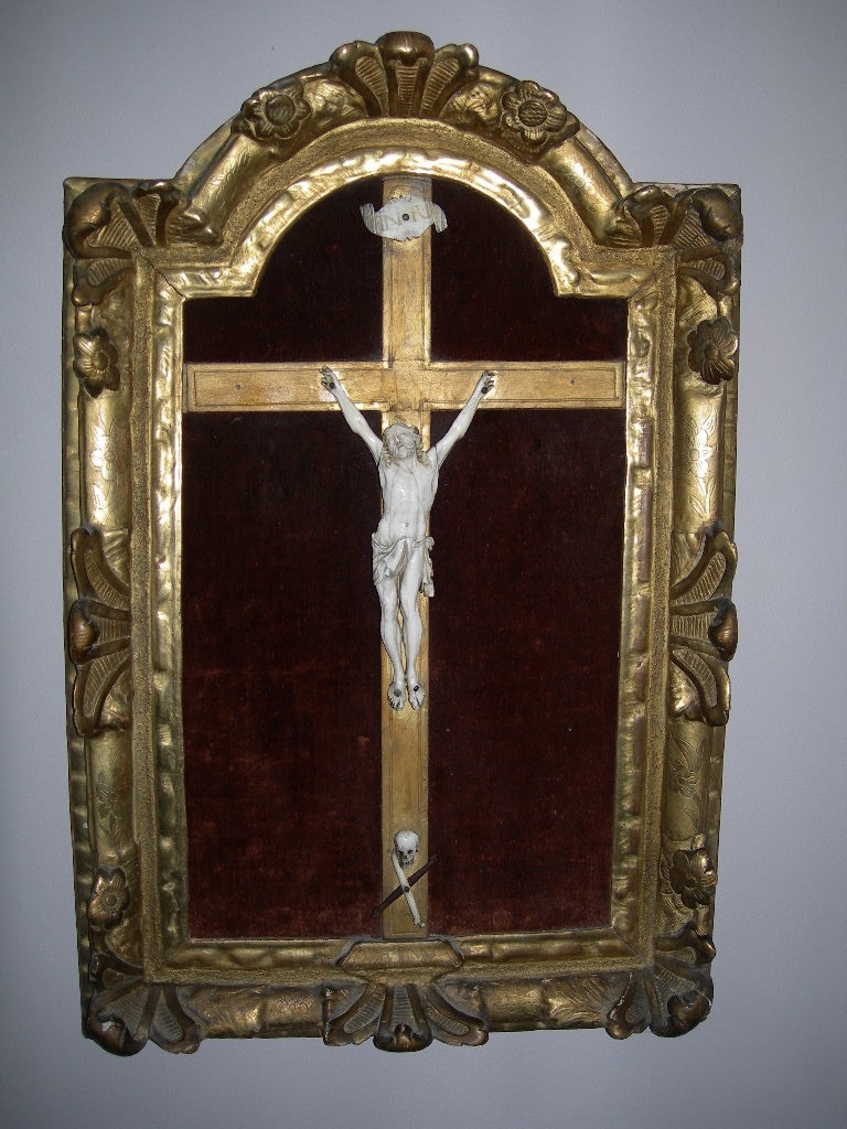 Antique Christ In Ivory, Early 18th Century, Carved And Gilded Wood Frame, Louis XIV Or Regency Style-photo-2
