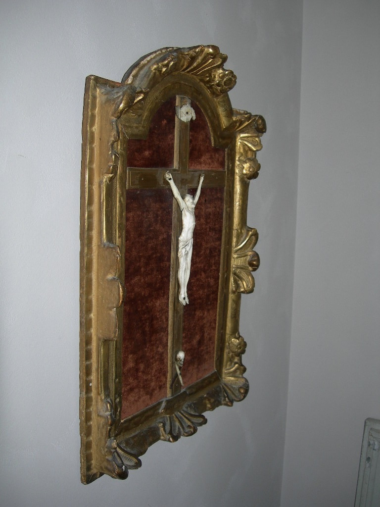 Antique Christ In Ivory, Early 18th Century, Carved And Gilded Wood Frame, Louis XIV Or Regency Style-photo-3