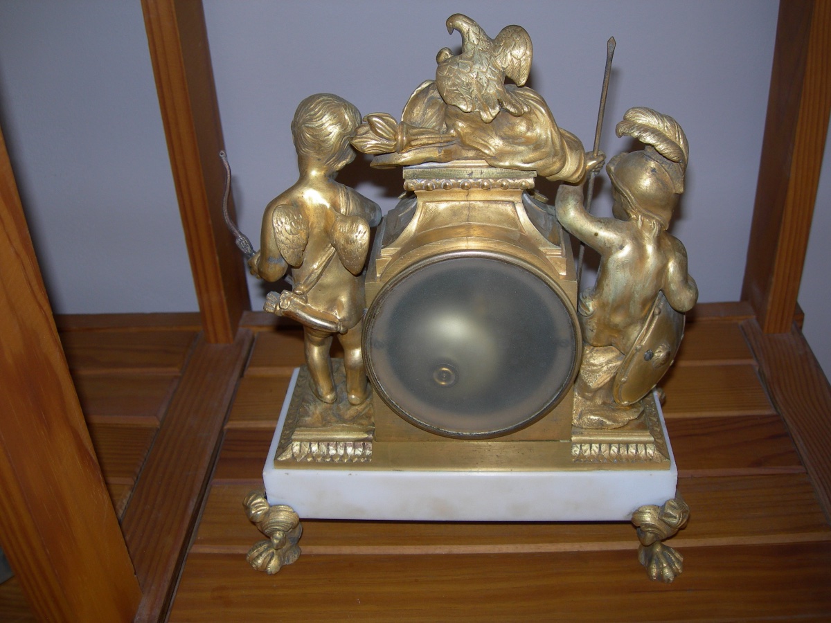 Petite pendule ancienne en bronze doré et marbre blanc d'époque début 19ème Mars et Cupidon -photo-3