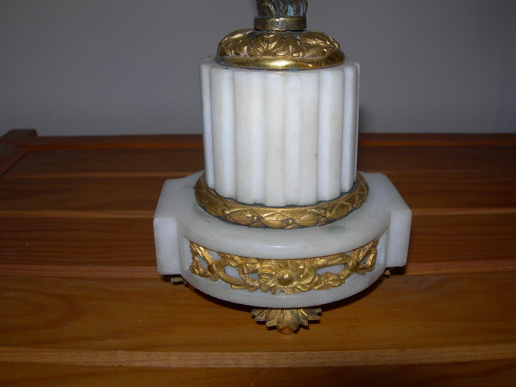 Pair Of Antique Candlesticks In Gilded Bronze With A White Marble Patina, Featuring Cherubs (putti) From The 19th Century-photo-6