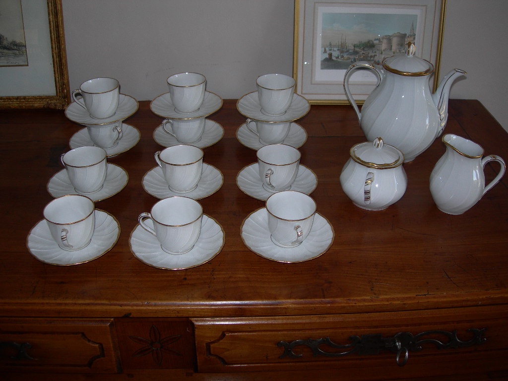 Limoges Porcelain Coffee Set By Bérnardaud, "verlaine" Model, Complete And In Perfect Condition 