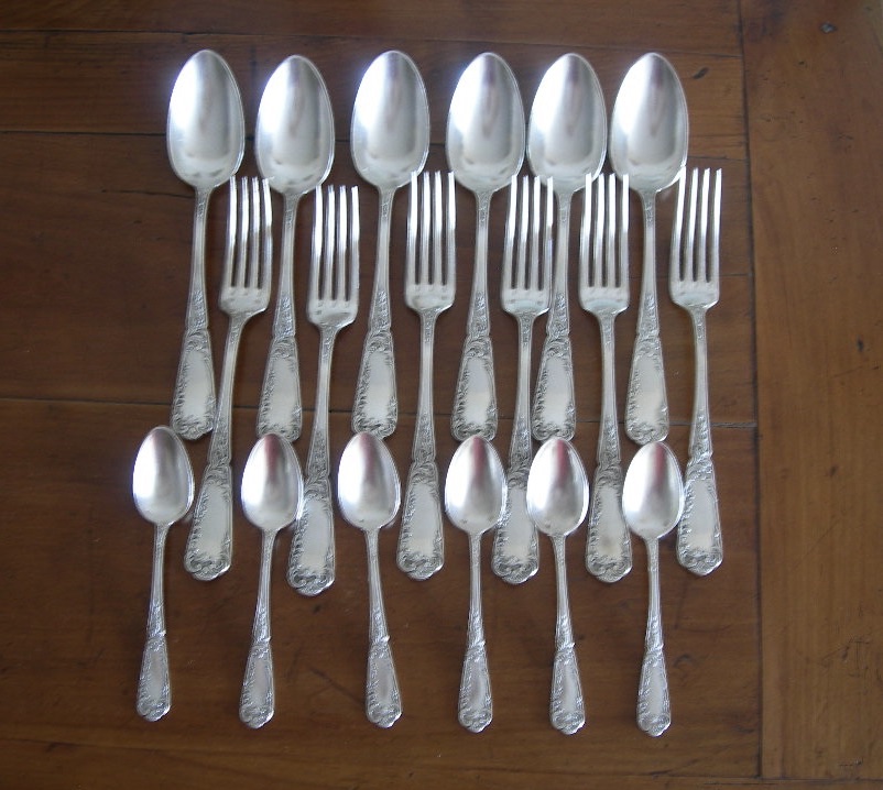 Couverts en métal argenté de marque SFAM ménagère cuillères fourchettes style rocaille Louis XV-photo-2