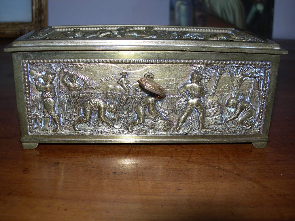 Coffret à bijoux ancien en bronze doré de la maison Erhart & Sohne époque vers 1900 boite-photo-2
