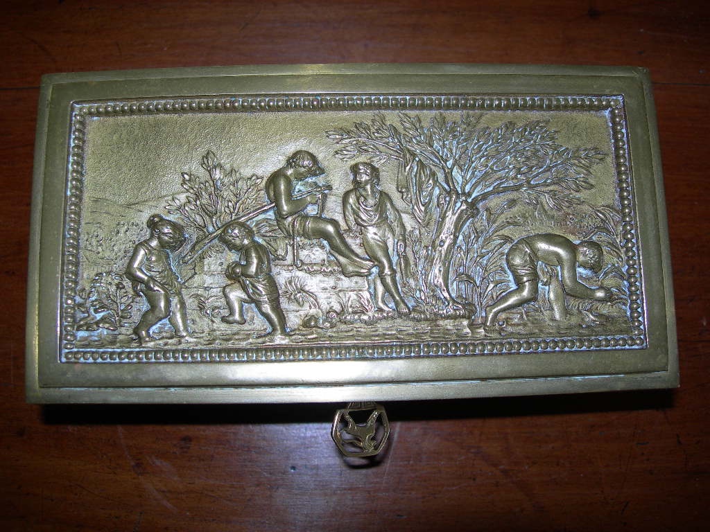 Coffret à bijoux ancien en bronze doré de la maison Erhart & Sohne époque vers 1900 boite-photo-1