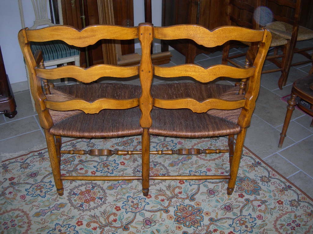 Antique Provencal Straw-upholstered Sofa In Carved Walnut, 19th Century; "radassier" 2-seater Armchair-photo-1