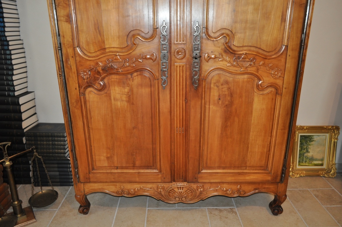 ARMOIRE LOUIS XV ANCIENNE DU VAL DE LOIRE EN MERISIER MASSIF D'ÉPOQUE 18ÈME-photo-1