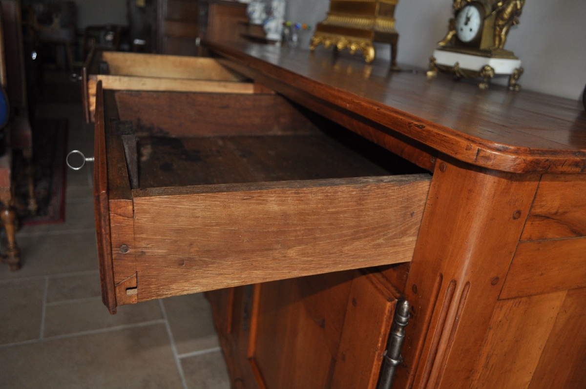 Antique Louis XV Sideboard In Solid Cherry Wood, Early 19th Century, Low Sideboard, In Very Good Condition-photo-3