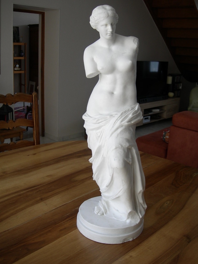 Grande statuette ou statue la Vénus de Milo en biscuit de porcelaine sculpture ancienne 73 cm