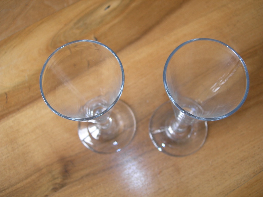 2 flutes anciennes en verre soufflé d'époque 18ème objet XVIIIeme siècle verre à vin XVIIIe 18e-photo-1